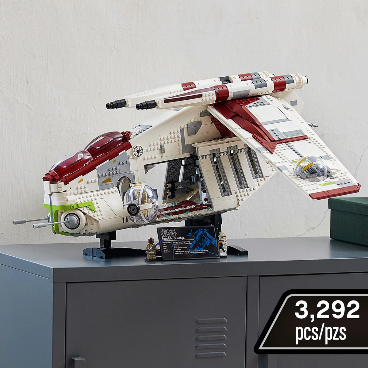 Star Wars Republic Gunship Display Model Kit M448550