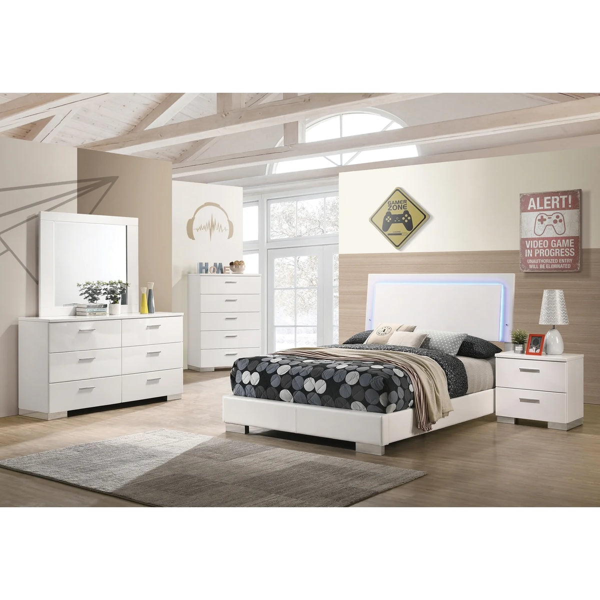 Glossy White 4-Piece Faux Leather Full Size Bedroom Set X52352