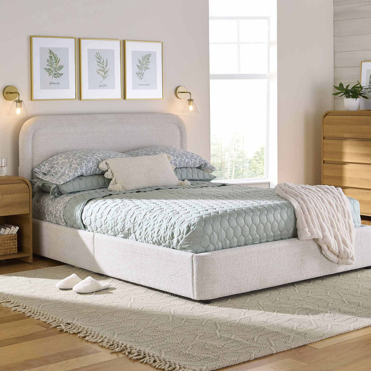Queen Boucle Platform Bed I610141
