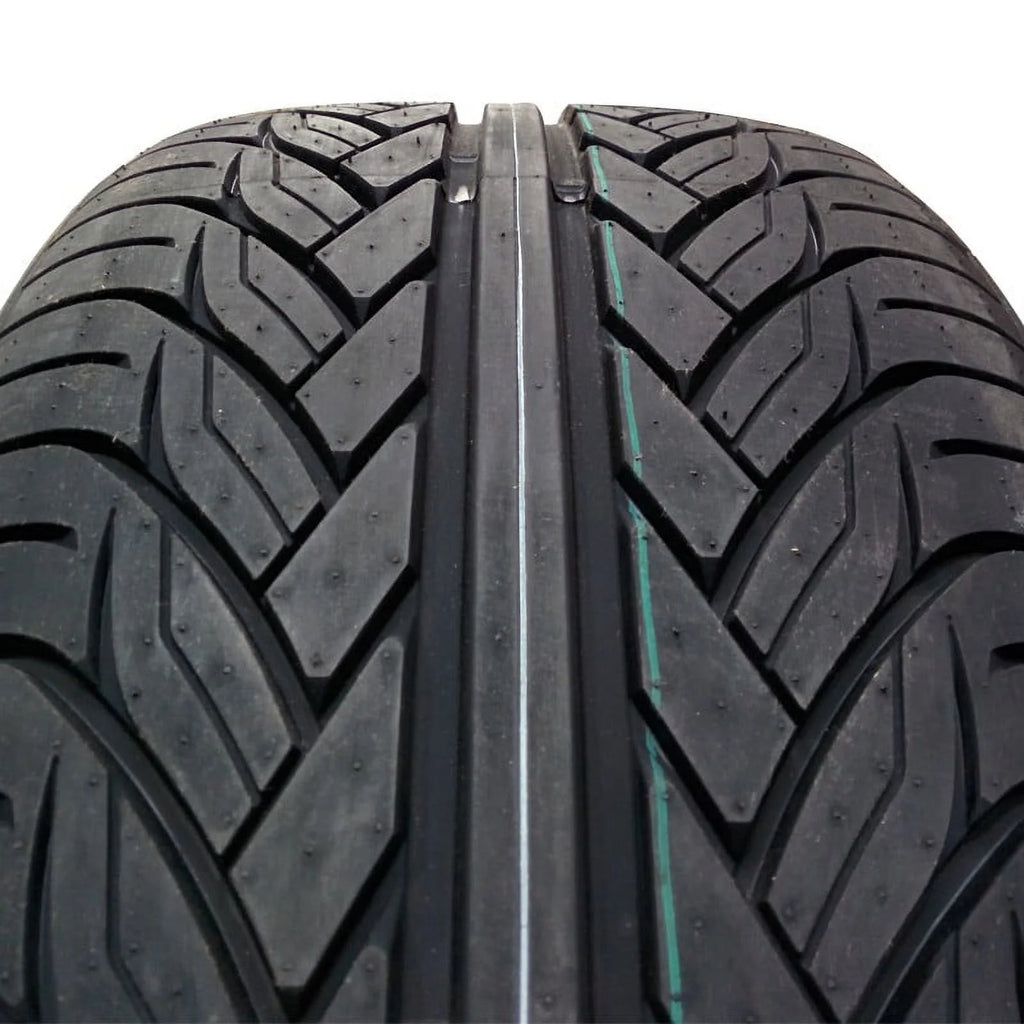 305/40R22 114V XL UHP SUV / CUV Tires P943