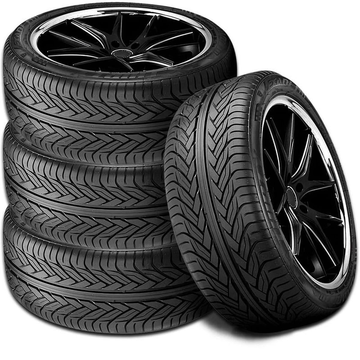 305/40R22 114V XL UHP SUV / CUV Tires P943