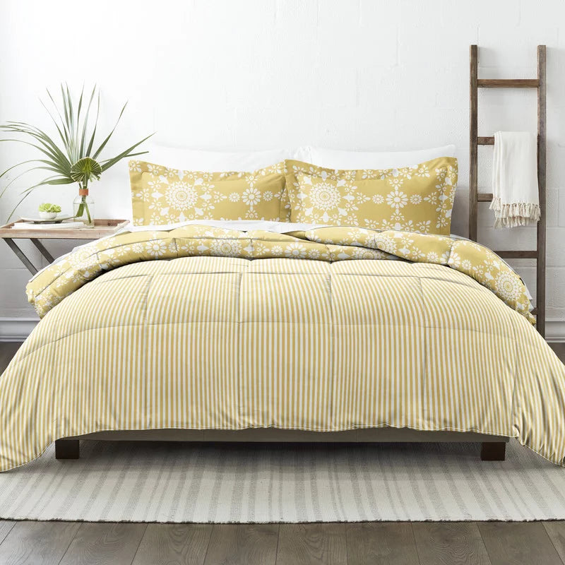 3-Piece Yellow Daisy Reversible Comforter Set C44645